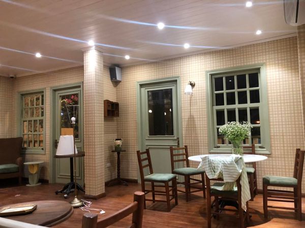 Loa Goldsound lắp đặt hệ thống âm thanh cho Cafe Camy, Amply 4 - 6 vùng âm lượng, loa được thiết kế riêng cho quán, bật lớn không tạp âm, miễn phí công lắp đặt, bảo hành dài hạn 5 năm.