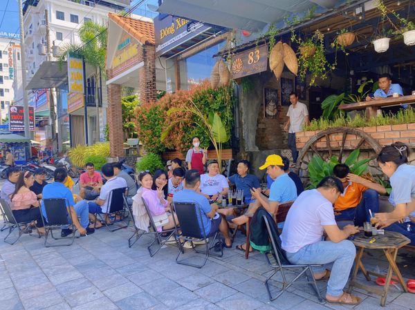 Loa Goldsound triển khai cho Island coffee, Phú Quốc, Amply 4 - 6 vùng âm lượng, loa được thiết kế riêng cho quán, bật lớn không tạp âm, miễn phí công lắp đặt, bảo hành dài hạn 5 năm.
