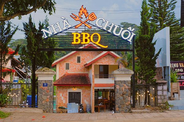 Loa Goldsound cho Nhà Chuối BBQ- Đà Lạt, loa được thiết kế riêng cho quán, bật lớn không tạp âm, miễn phí công lắp đặt, bảo hành dài hạn 5 năm.