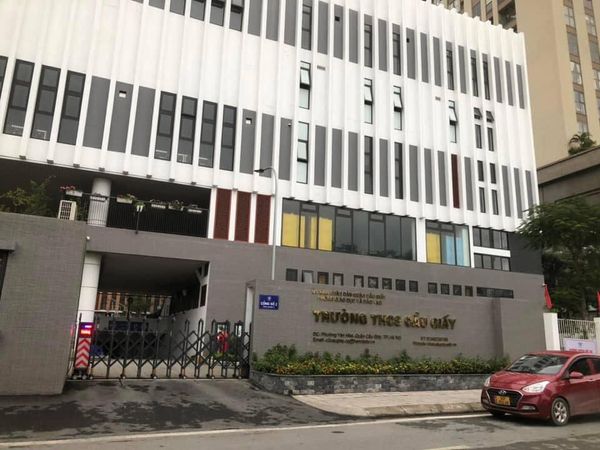 Lắp đặt âm thanh cho trường THCS Cầu Giấy: Âm ly có thể điều chỉnh được âm lượng của âm thanh phát ra cho từng khu vực trong lớp, âm thanh luôn rõ ràng, chuyên cho giảng dạy.