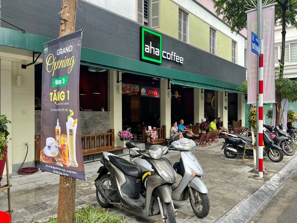 Hệ thống âm thanh cho AHA Cafe Nguyễn Đình Chiểu, Amply 4 - 6 vùng âm lượng, loa được thiết kế riêng cho quán, bật lớn không tạp âm, miễn phí công lắp đặt, bảo hành dài hạn 5 năm.