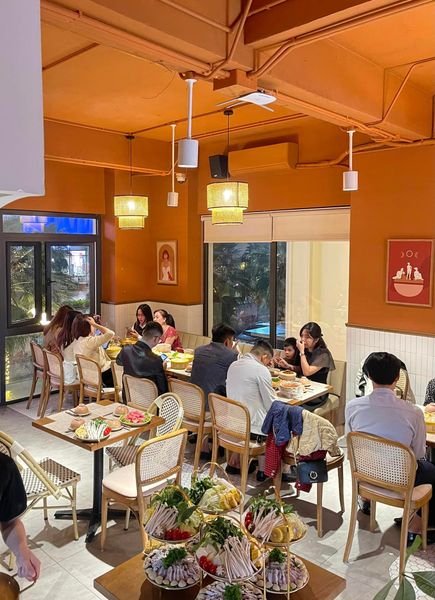 Loa Goldsound nhà hàng cho Sol30 Bistro (Cafe & Restaurant), Vincom Ocean Park, Hải Âu 01, Amply 4 - 6 vùng âm lượng, loa được thiết kế riêng cho quán, bật lớn không tạp âm, miễn phí công lắp đặt, bảo hành dài hạn 5 năm.