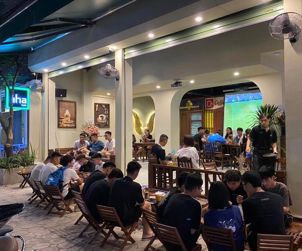 Goldsound thi công âm thanh cho chuỗi AHA CAFE tại Vũ Lăng, Ngũ Hiệp, Thanh Trì, Hà Nội, Amply 4 - 6 vùng âm lượng, loa được thiết kế riêng cho quán, bật lớn không tạp âm, miễn phí công lắp đặt, bảo hành dài hạn 5 năm.