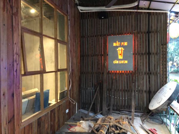 Loa Goldsound cho Phiin Cafe house, Mỹ Đình, TP Hà Nội, Amply 4 - 6 vùng âm lượng, loa được thiết kế riêng cho quán, bật lớn không tạp âm, miễn phí công lắp đặt, bảo hành dài hạn 5 năm.