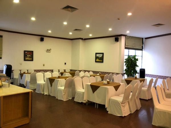 Loa Goldsound cho nhà hàng Sen Xanh, Tây Hồ, TP Hà Nội, Amply 4 - 6 vùng âm lượng, loa được thiết kế riêng cho quán, bật lớn không tạp âm, miễn phí công lắp đặt, bảo hành dài hạn 5 năm.