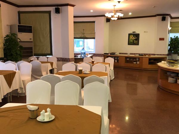 Loa Goldsound cho nhà hàng Sen Xanh, Tây Hồ, TP Hà Nội, Amply 4 - 6 vùng âm lượng, loa được thiết kế riêng cho quán, bật lớn không tạp âm, miễn phí công lắp đặt, bảo hành dài hạn 5 năm.