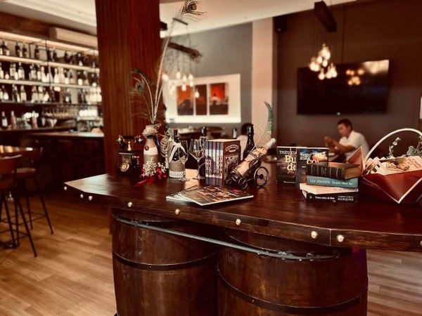 Loa Goldsound cho quán bar Winner Bistro & Bar, Tân Bình, TP HCM, Amply 4 - 6 vùng âm lượng, loa được thiết kế riêng cho không gian quán, miễn phí công lắp đặt, bảo hành dài hạn 5 năm.