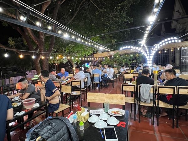 Loa nhà hàng Goldsound thi công âm thanh cho Nhà hàng BONA BẾP HỒNG, Hà Nội