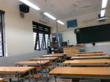 Loa cho Trường học Tiểu Học Nghĩa Đô: Âm ly có thể điều chỉnh được âm lượng của âm thanh phát ra cho từng khu vực trong lớp, âm thanh luôn rõ ràng, chuyên cho giảng dạy.