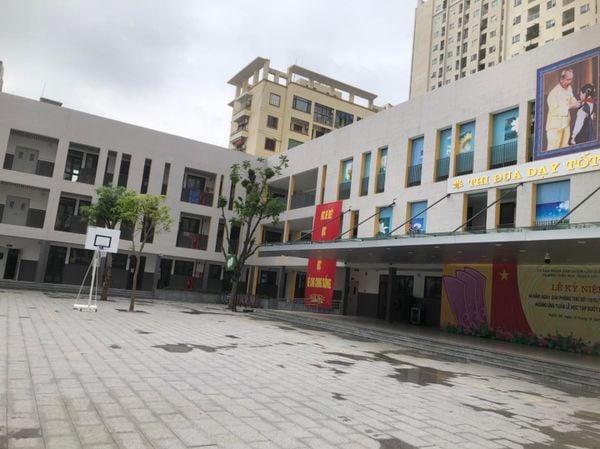 Loa cho Trường học Tiểu Học Nghĩa Đô: Âm ly có thể điều chỉnh được âm lượng của âm thanh phát ra cho từng khu vực trong lớp, âm thanh luôn rõ ràng, chuyên cho giảng dạy.