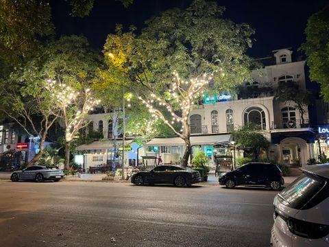 Loa thông báo, phát nhạc nền tự động Goldsound cho Aha Cafe Vinhomes Riverside, Amply 4 - 6 vùng âm lượng, loa được thiết kế riêng cho quán, bật lớn không tạp âm, miễn phí công lắp đặt, bảo hành dài hạn 5 năm.