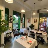 Loa Goldsound cho nhà hàng Steak Box & Bistro, Hà Nội, Amply 4 - 6 vùng âm lượng, loa được thiết kế riêng cho quán, bật lớn không tạp âm, miễn phí công lắp đặt, bảo hành dài hạn 5 năm.