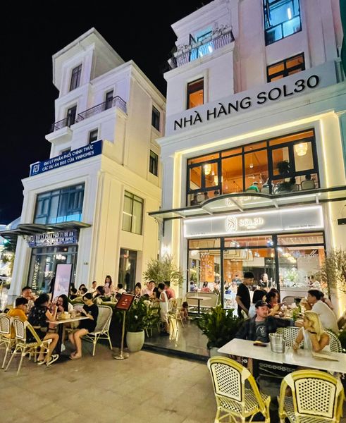 Loa Goldsound nhà hàng cho Sol30 Bistro (Cafe & Restaurant), Vincom Ocean Park, Hải Âu 01, Amply 4 - 6 vùng âm lượng, loa được thiết kế riêng cho quán, bật lớn không tạp âm, miễn phí công lắp đặt, bảo hành dài hạn 5 năm.