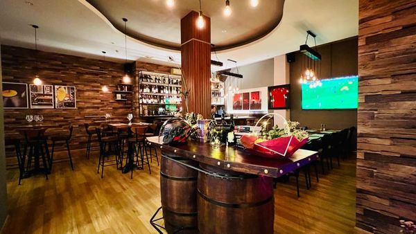 Loa Goldsound cho quán bar Winner Bistro & Bar, Amply 4 - 6 vùng âm lượng, loa được thiết kế riêng cho không gian quán, miễn phí công lắp đặt, bảo hành dài hạn 5 năm.