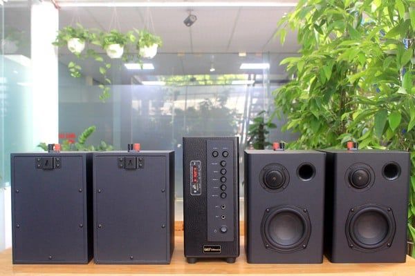 Loa Goldsound cho Trà Chanh Bụi Phố, số 8 An Dương Vương, Cốc Lếu,  Amply 4 - 6 vùng âm lượng, loa được thiết kế riêng cho không gian quán, miễn phí công lắp đặt, bảo hành dài hạn 5 năm.