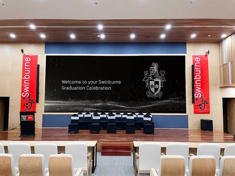 Loa cho trường học Swinburne Vietnam, cấu hình lắp đặt: Âm ly có thể điều chỉnh được âm lượng của âm thanh phát ra cho từng khu vực trong lớp, âm thanh luôn rõ ràng, chuyên cho giảng dạy.