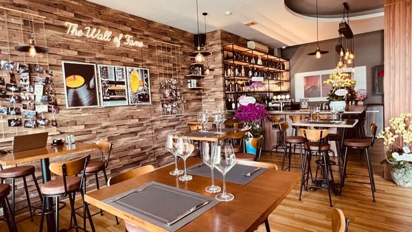 Loa Goldsound cho quán bar Winner Bistro & Bar, Tân Bình, TP HCM, Amply 4 - 6 vùng âm lượng, loa được thiết kế riêng cho không gian quán, miễn phí công lắp đặt, bảo hành dài hạn 5 năm.