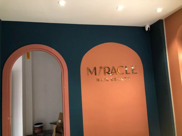 Loa cho Miracle Nails Beauty, Hà Nội, Amply 4 - 6 vùng âm lượng, loa được thiết kế riêng cho quán, bật lớn không tạp âm, miễn phí công lắp đặt, bảo hành dài hạn 5 năm.