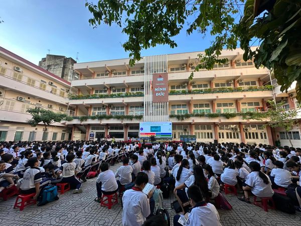 Loa cho Trường THCS Minh Đức - Quận 1: Âm ly có thể điều chỉnh được âm lượng của âm thanh phát ra cho từng khu vực trong lớp, âm thanh luôn rõ ràng, chuyên cho giảng dạy.