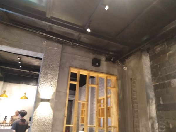 Loa cafe Goldsound lắp đặt âm thanh cho MIDDLE CAFE, Hà Nội