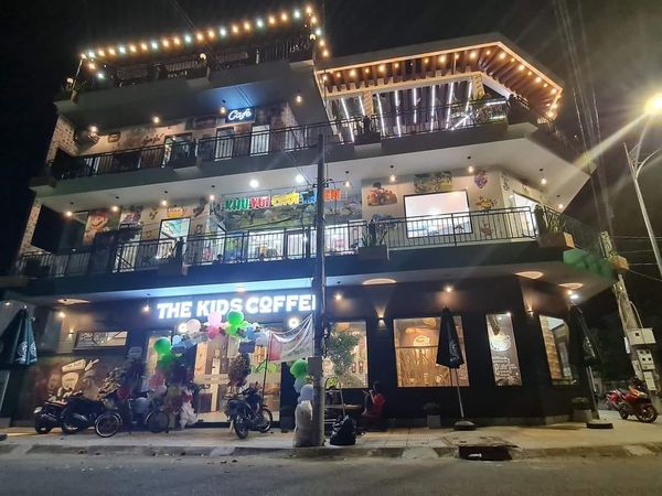 Loa Goldsound cho khu vui chơi The KIDS Coffee-Cafe, Tiền Giang, Amply 4 - 6 vùng âm lượng, loa được thiết kế riêng cho không gian quán, miễn phí công lắp đặt, bảo hành dài hạn 5 năm.