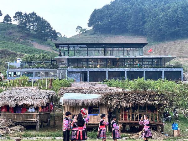Loa Goldsound cho nhà hàng Vigolando Restaurant, Mộc Châu – Sơn La, Amply 4 - 6 vùng âm lượng, loa được thiết kế riêng cho quán, bật lớn không tạp âm, miễn phí công lắp đặt, bảo hành dài hạn 5 năm.