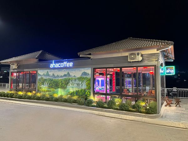 Hệ thống âm thanh thông báo, phát nhạc nền tự động cho Aha cafe Cao Bằng, Amply 4 - 6 vùng âm lượng, loa được thiết kế riêng cho quán, bật lớn không tạp âm, miễn phí công lắp đặt, bảo hành dài hạn 5 năm.