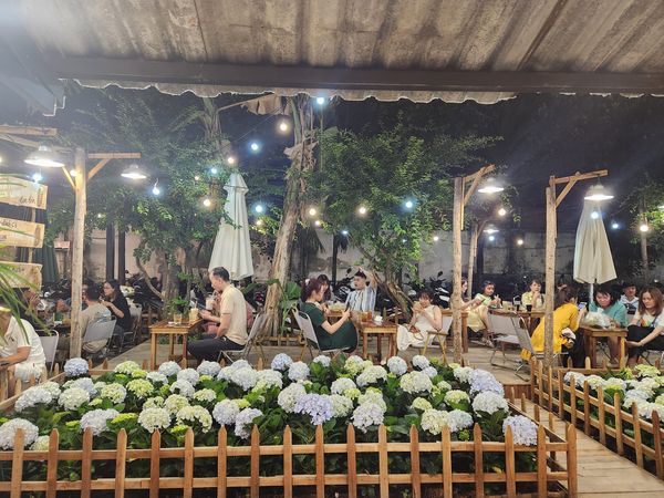 Loa Goldsound cho Cà Phê Mẹ Ơi, loa được thiết kế riêng cho quán, bật lớn không tạp âm, miễn phí công lắp đặt, bảo hành dài hạn 5 năm.