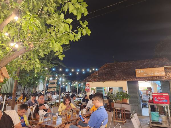 Loa Goldsound cho Cà Phê Mẹ Ơi, loa được thiết kế riêng cho quán, bật lớn không tạp âm, miễn phí công lắp đặt, bảo hành dài hạn 5 năm.