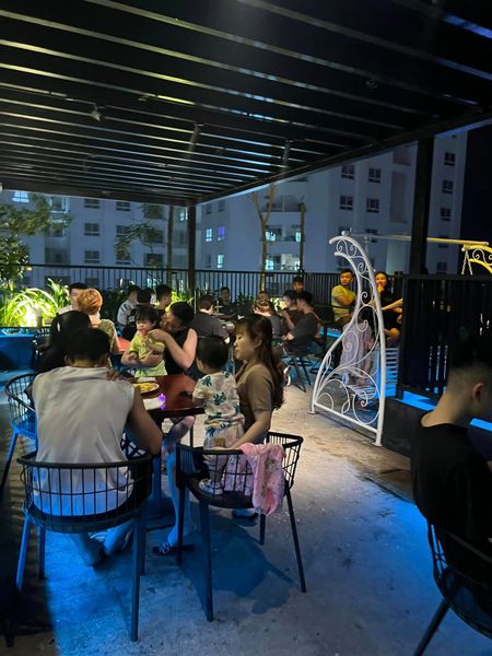 Loa cho Sky Garden Cafe And Lounge, Hà Nội, Amply 4 - 6 vùng âm lượng, loa được thiết kế riêng cho quán, bật lớn không tạp âm, miễn phí công lắp đặt, bảo hành dài hạn 5 năm.