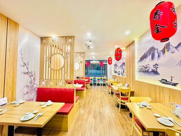 Loa Goldsound cho nhà hàng Huang Fei Dimsum, Amply 4 - 6 vùng âm lượng, loa được thiết kế riêng cho quán, bật lớn không tạp âm, miễn phí công lắp đặt, bảo hành dài hạn 5 năm.