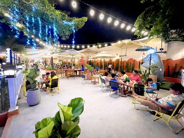 Loa Goldsound cho Kem Garden & Loca Cafe, TP HCM, loa treo tường V130 - 130w, loa được thiết kế riêng cho quán, bật lớn không tạp âm, miễn phí công lắp đặt, bảo hành dài hạn 5 năm