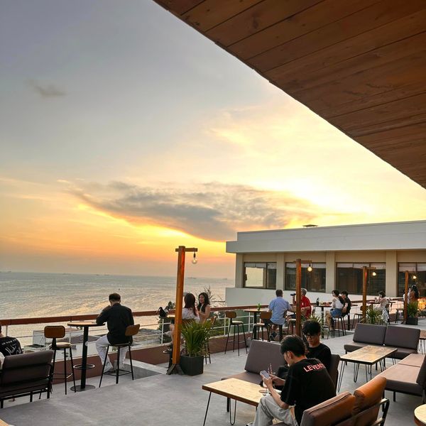 Loa cho Bar Rooftop FINNO Messymood - Vũng Tàu, Amply 4 - 6 vùng âm lượng, loa được thiết kế riêng cho quán, bật lớn không tạp âm, miễn phí công lắp đặt, bảo hành dài hạn 5 năm.