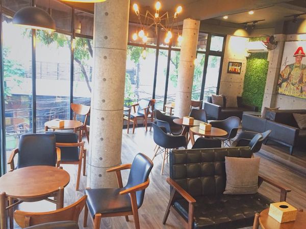 Loa Goldsound quán trà sữa RoyalTea - Cửa Nam, Amply 4 - 6 vùng âm lượng, loa được thiết kế riêng cho quán, bật lớn không tạp âm, miễn phí công lắp đặt, bảo hành dài hạn 5 năm.