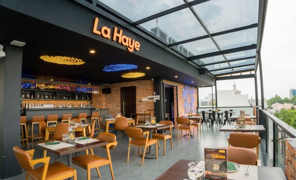 Loa Goldsound cho La Haye Kitchen & Bar, Amply 4 - 6 vùng âm lượng, loa được thiết kế riêng cho không gian quán, miễn phí công lắp đặt, bảo hành dài hạn 5 năm.
