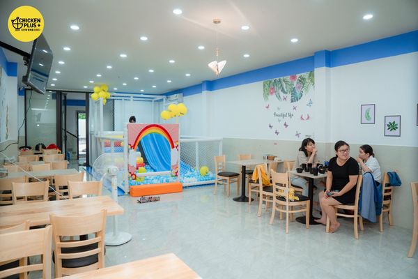 Loa Goldsound cho nhà hàng Chicken Plus quốc lộ 50 Bình Chánh, Amply 4 - 6 vùng âm lượng, loa được thiết kế riêng cho quán, bật lớn không tạp âm, miễn phí công lắp đặt, bảo hành dài hạn 5 năm.