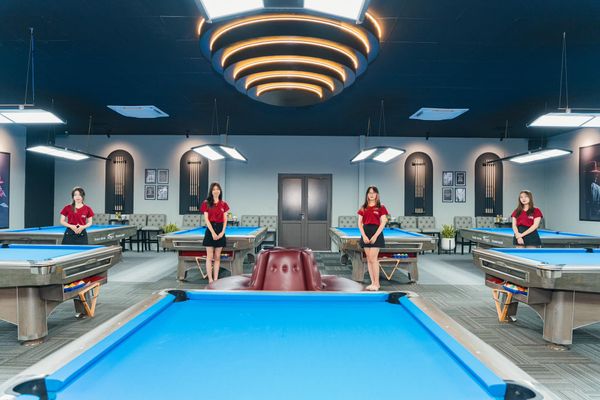 Hệ thống âm thanh cho Chic Billiards Hà Nội, Amply 4 - 6 vùng âm lượng, loa được thiết kế riêng cho quán, bật lớn không tạp âm, miễn phí công lắp đặt, bảo hành dài hạn 5 năm.