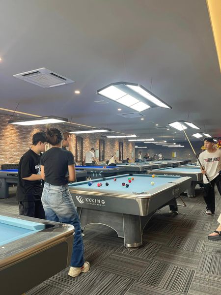 Hệ thống loa cho quán bida LUNAR billiard club, Amply 4 - 6 vùng âm lượng, loa được thiết kế riêng cho quán, bật lớn không tạp âm, miễn phí công lắp đặt, bảo hành dài hạn 5 năm.