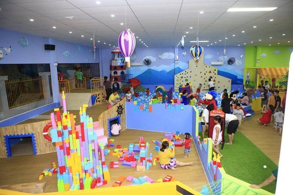 Loa treo tường cho khu vui chơi trẻ em VIKI TOWN, Amply 4 - 6 vùng âm lượng, loa thiết kế sang trọng, miễn phí vận chuyển lắp đặt, bảo hành dài hạn 5 năm.