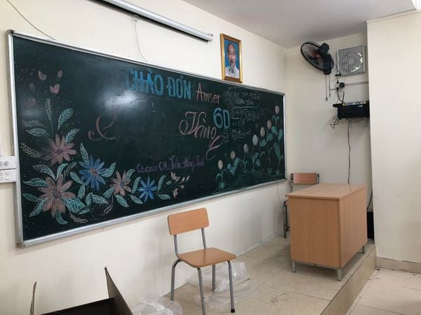 Loa cho trường học Amsterdam: Âm ly có thể điều chỉnh được âm lượng của âm thanh phát ra cho từng khu vực trong lớp, âm thanh luôn rõ ràng, chuyên cho giảng dạy.