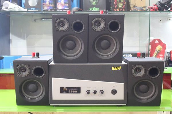 Loa cho trường học Liên Cấp Quốc Tế: Âm ly có thể điều chỉnh được âm lượng của âm thanh phát ra cho từng khu vực trong lớp, âm thanh luôn rõ ràng, chuyên cho giảng dạy.