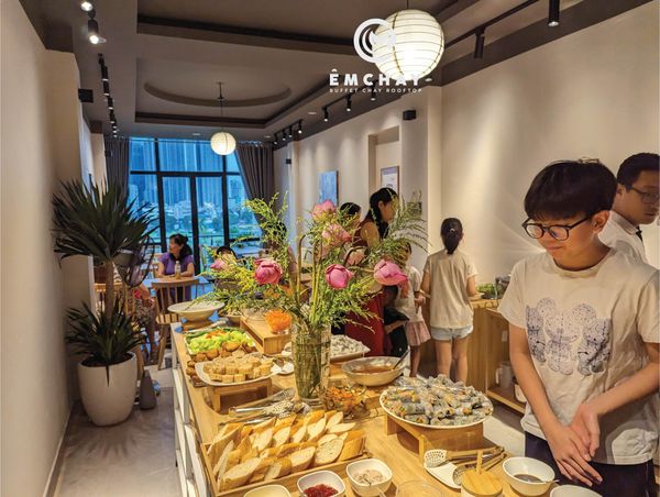 Loa cho Êmchay - Nhà hàng Buffet Chay, Amply 4 - 6 vùng âm lượng, loa được thiết kế riêng cho quán, bật lớn không tạp âm, miễn phí công lắp đặt, bảo hành dài hạn 5 năm.