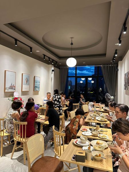 Loa cho Êmchay - Nhà hàng Buffet Chay, Đống Đa, Hà Nội, Amply 4 - 6 vùng âm lượng, loa được thiết kế riêng cho quán, bật lớn không tạp âm, miễn phí công lắp đặt, bảo hành dài hạn 5 năm.