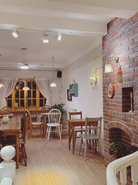 Hệ thống âm thanh cho quán Mây coffee & Dessert, Hoàng Mai, Hà Nội, loa được thiết kế riêng cho quán, bật lớn không tạp âm, miễn phí công lắp đặt, bảo hành dài hạn 5 năm