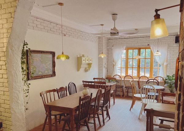 Hệ thống âm thanh cho quán Mây coffee & Dessert, Hoàng Mai, Hà Nội, loa được thiết kế riêng cho quán, bật lớn không tạp âm, miễn phí công lắp đặt, bảo hành dài hạn 5 năm