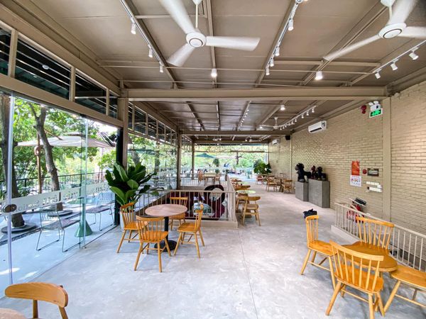 Loa cafe cho Trúc Lâm Station (Coffee, Workshop & Art Gallery), Cầu Giấy, Hà Nội, loa được thiết kế riêng cho quán, bật lớn không tạp âm, miễn phí công lắp đặt, bảo hành dài hạn 5 năm