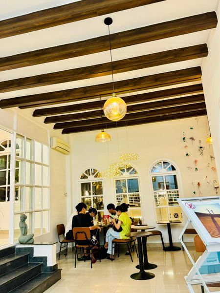 Hệ thống âm thanh cho Marie Café Bình Thạnh, loa được thiết kế riêng cho quán, bật lớn không tạp âm, miễn phí công lắp đặt, bảo hành dài hạn 5 năm