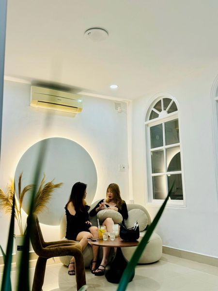 Hệ thống âm thanh cho Marie Café Bình Thạnh, loa được thiết kế riêng cho quán, bật lớn không tạp âm, miễn phí công lắp đặt, bảo hành dài hạn 5 năm