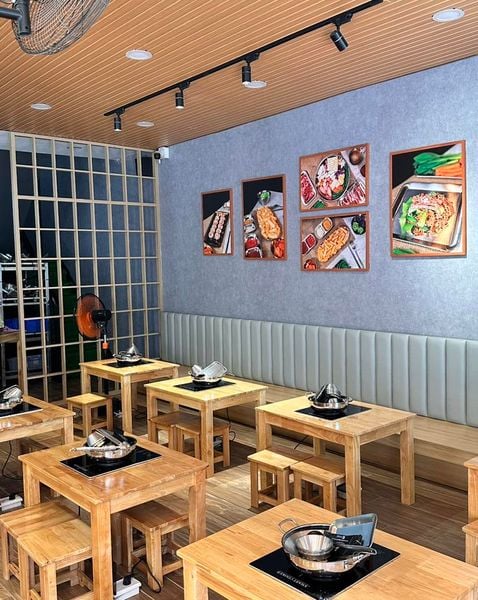Loa cho nhà hàng Hàn Quốc Mr.Pokki, Quận 7, Amply 4 - 6 vùng âm lượng, Amply 4 - 6 vùng âm lượng, loa được thiết kế riêng cho quán, bật lớn không tạp âm, miễn phí công lắp đặt, bảo hành dài hạn 5 năm.
