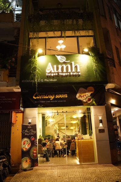 Hệ thống âm thanh cho Aumh Saigon Vegan Bistro | Phú Nhuận, amply 2 kênh 380w, bluetooth 5.0, loa V24C-24w, loa VAT28-28w, loa được thiết kế riêng cho quán, bật lớn không tạp âm, miễn phí công lắp đặt, bảo hành dài hạn 5 năm